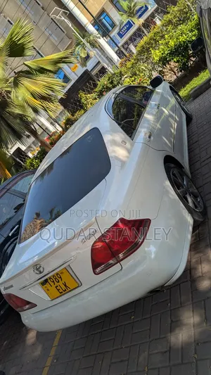 Toyota Crown 2007 White