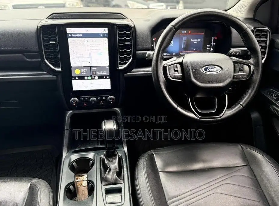 Ford Everest 2024 Gray