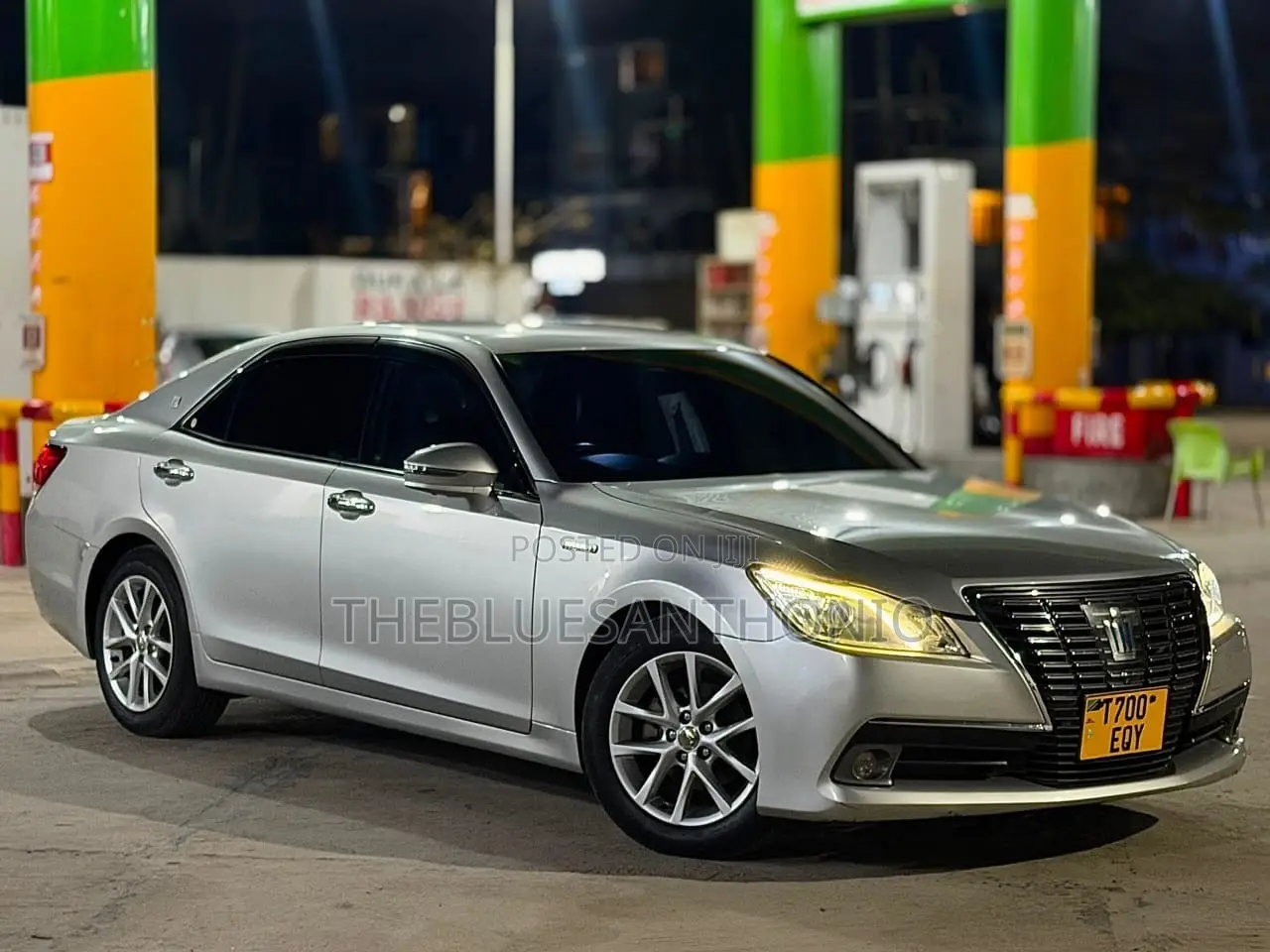Toyota Crown 2016 Silver