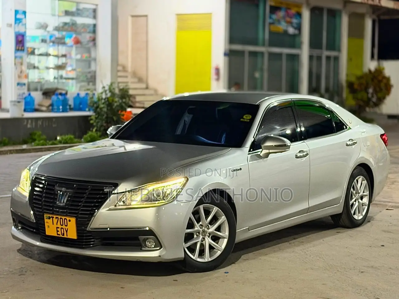 Toyota Crown 2016 Silver