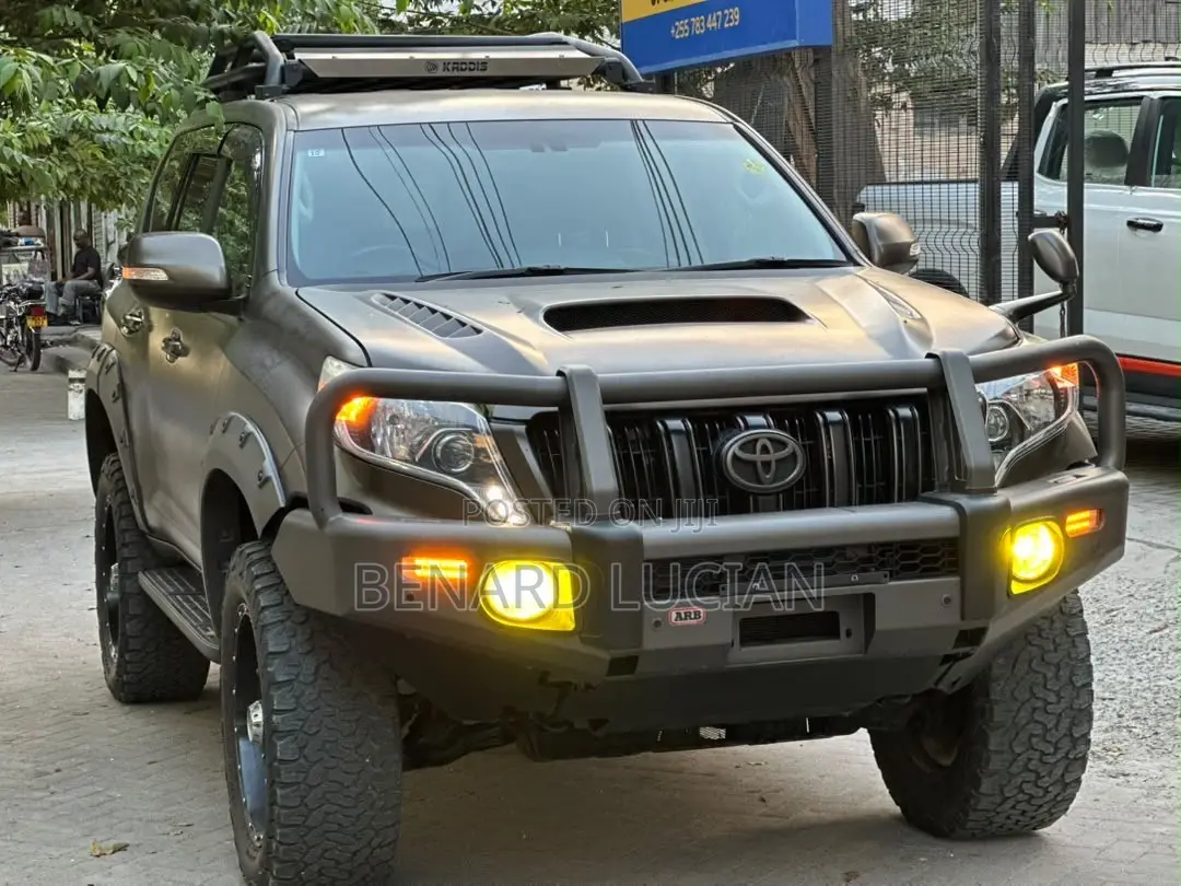 Toyota Land Cruiser Prado 2013 Gray