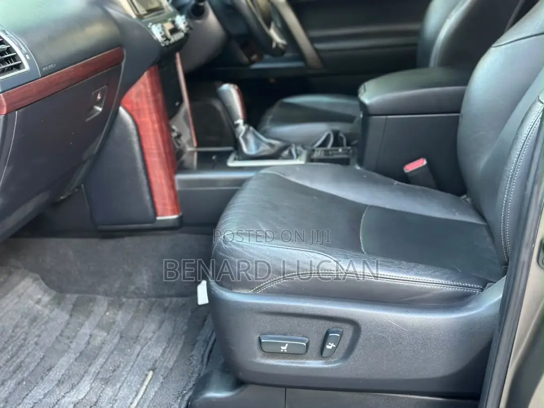Toyota Land Cruiser Prado 2013 Gray