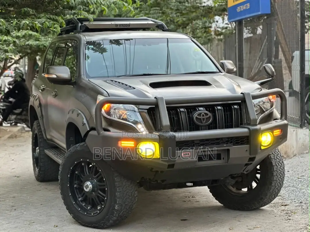 Toyota Land Cruiser Prado 2013 Gray