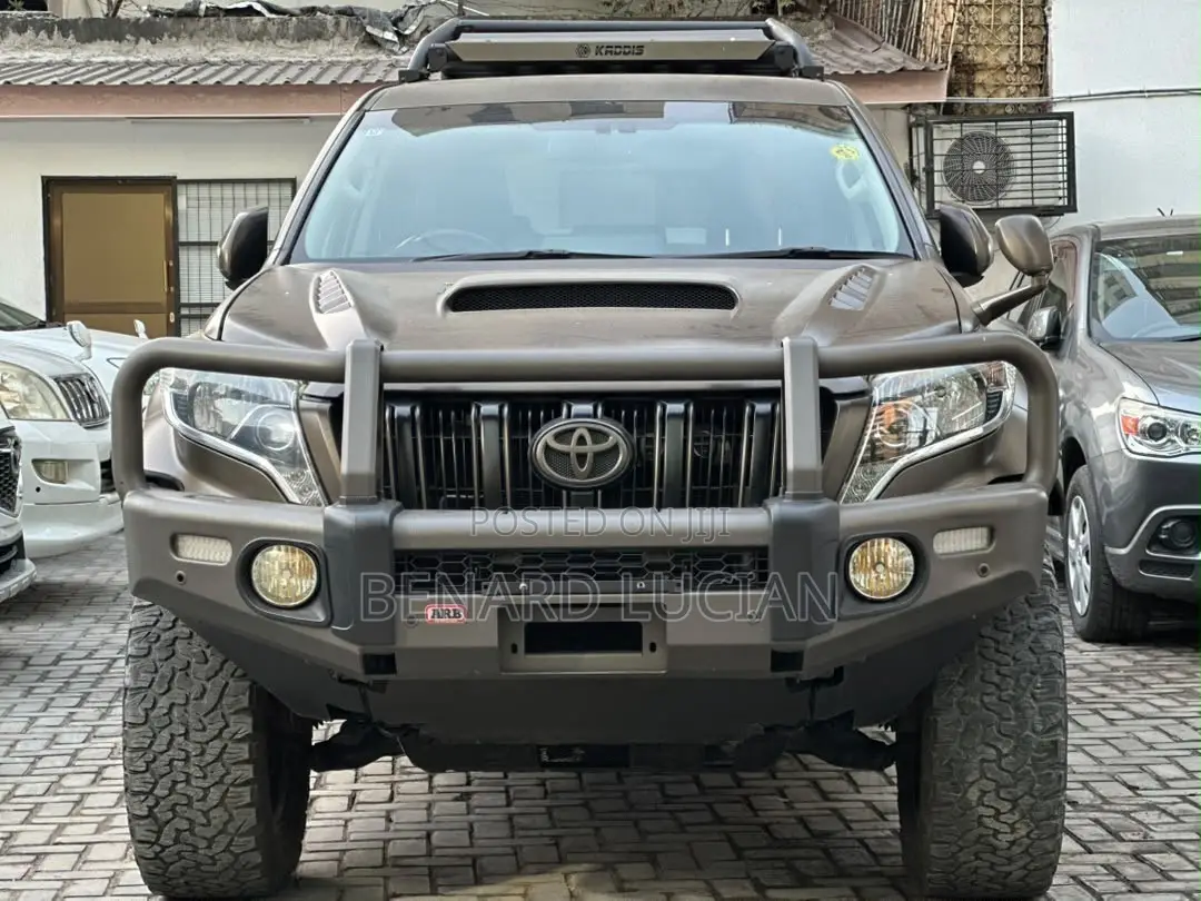 Toyota Land Cruiser Prado 2013 Gray