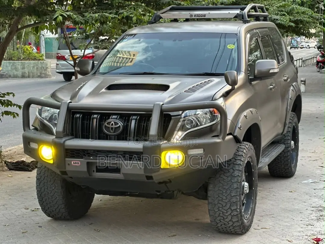 Toyota Land Cruiser Prado 2013 Gray