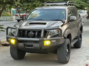 Toyota Land Cruiser Prado 2013 Gray