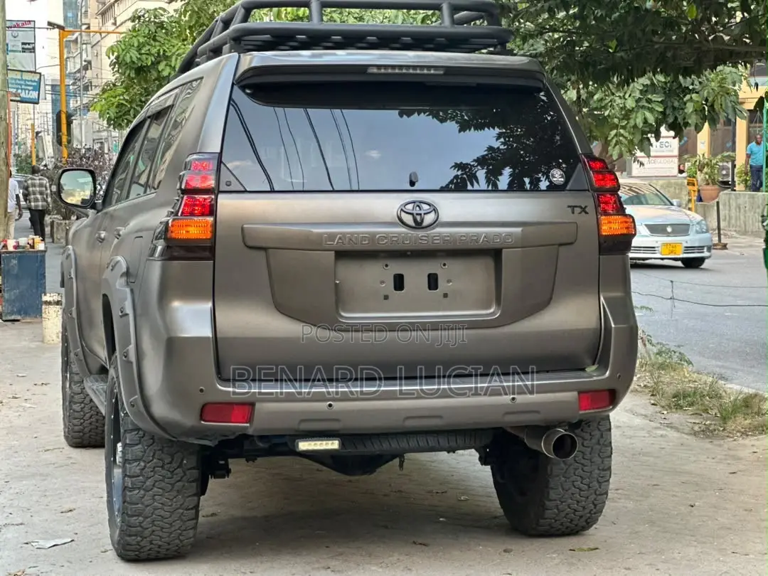Toyota Land Cruiser Prado 2013 Gray