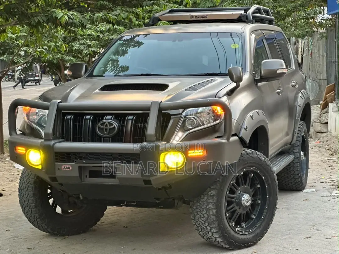 Toyota Land Cruiser Prado 2013 Gray
