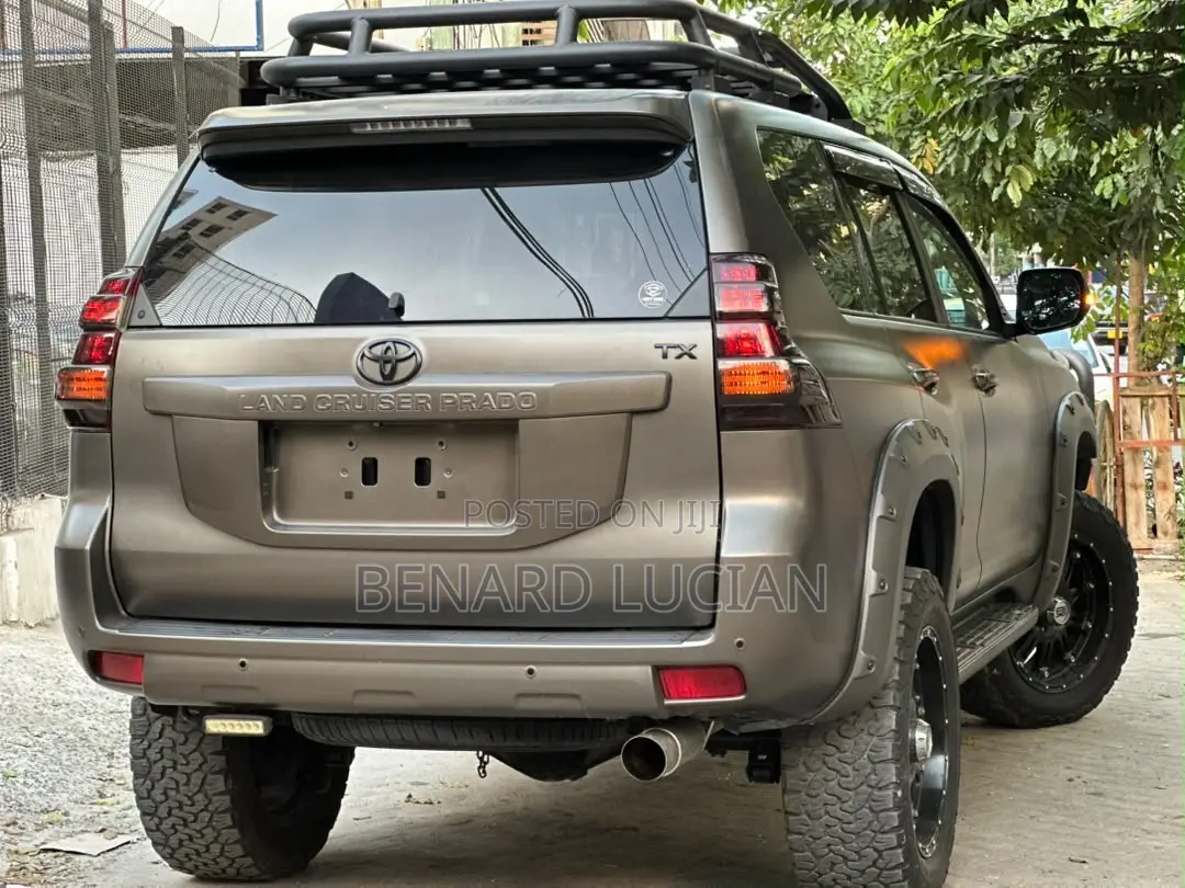 Toyota Land Cruiser Prado 2013 Gray