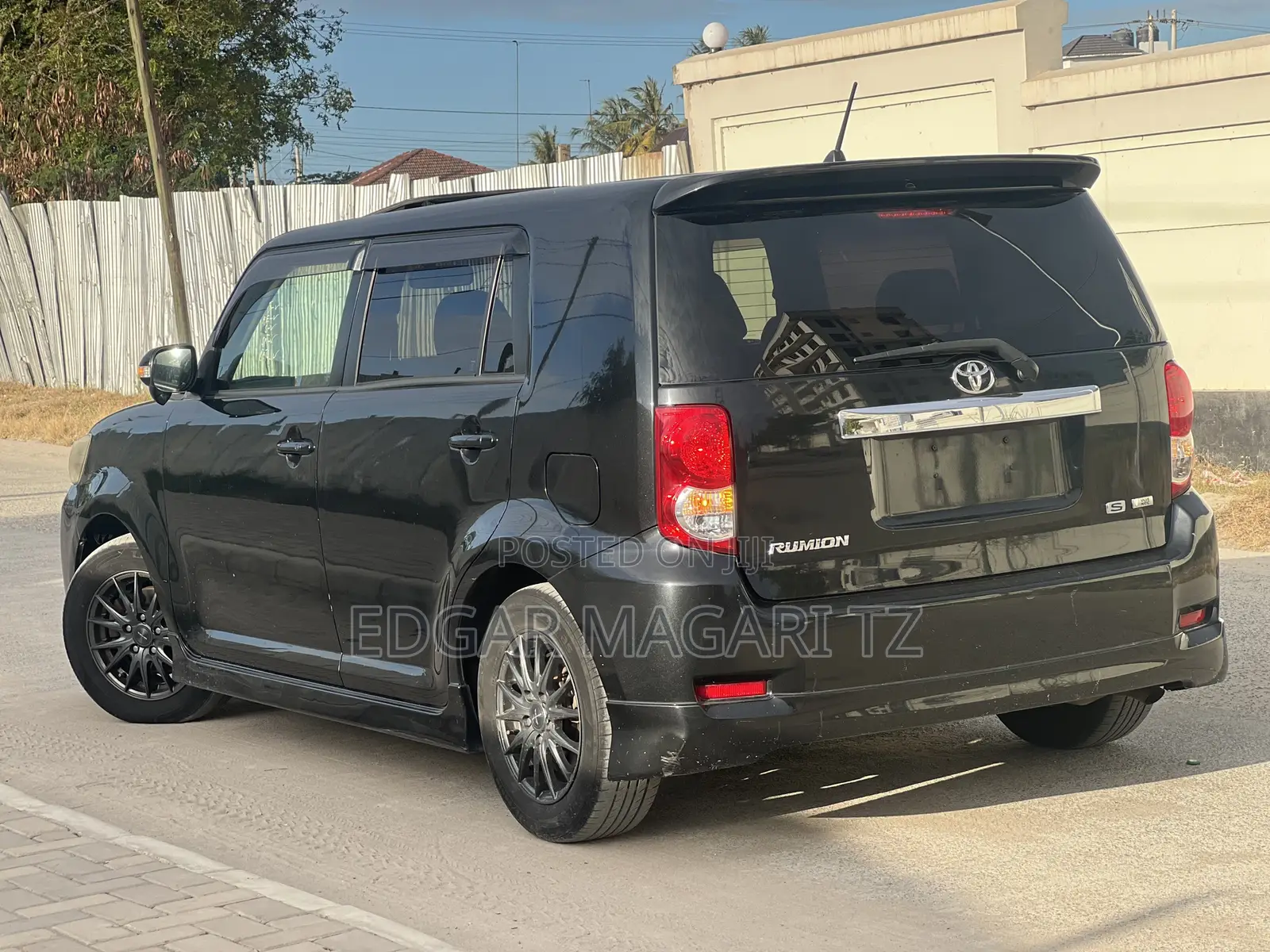 Toyota Corolla Rumion 2009 Black