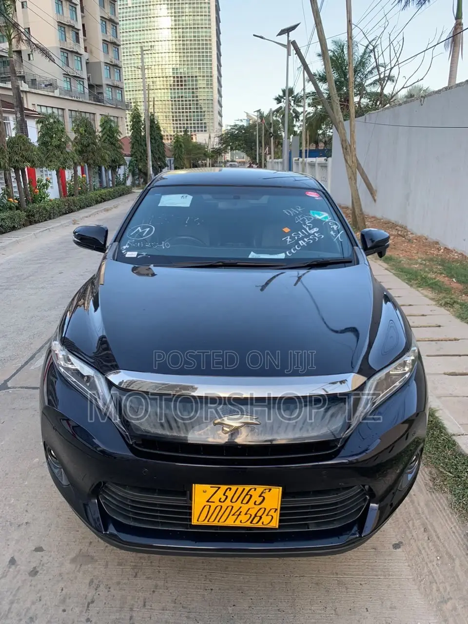 Toyota Harrier 2.0 2015 Black