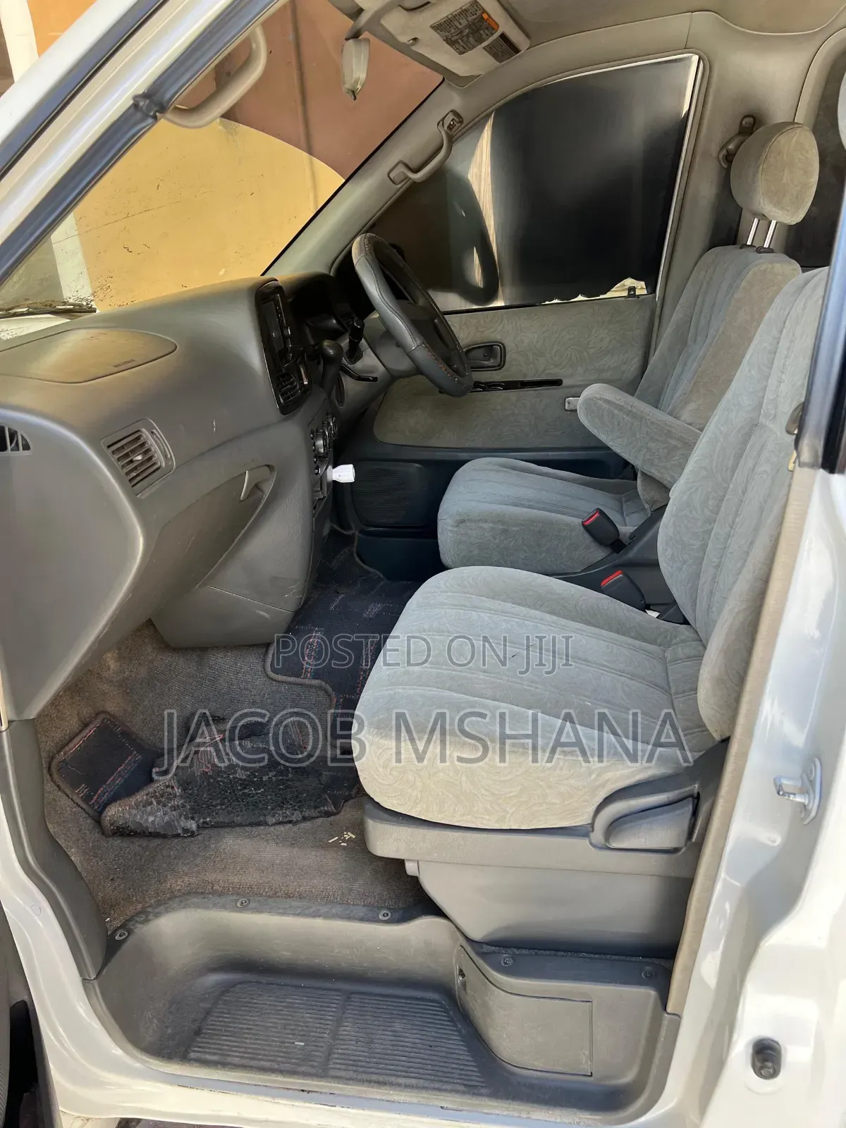 Toyota Noah 2002 White