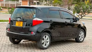 Toyota Ractis 2011 Black