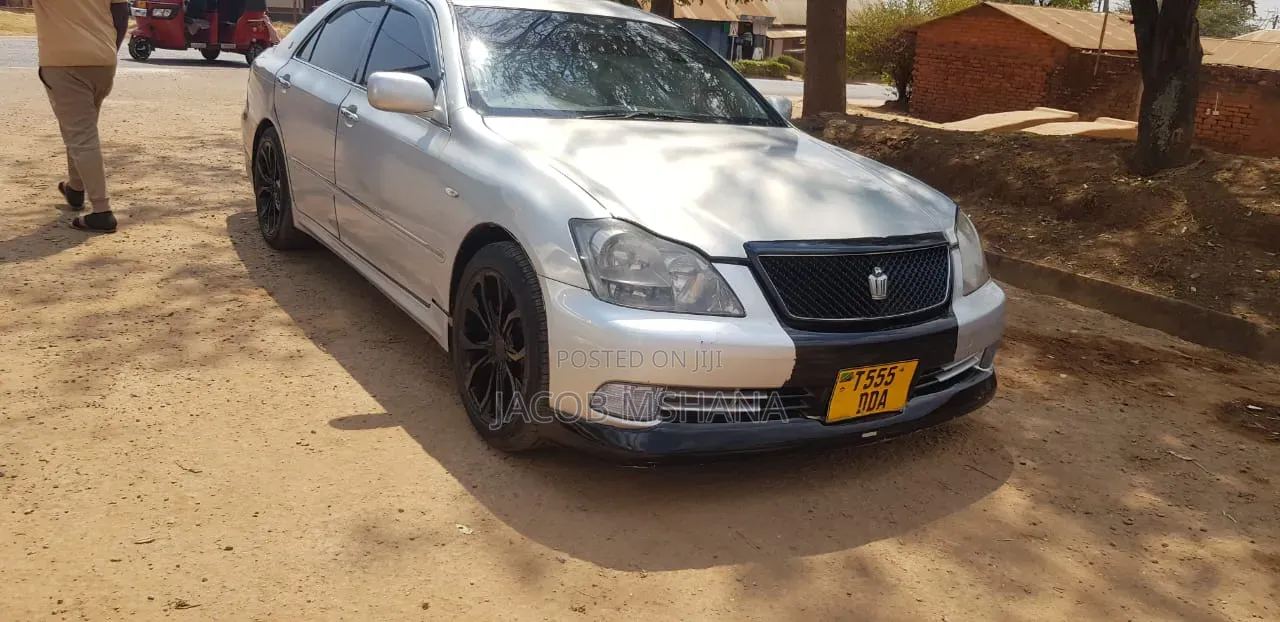 Toyota Crown 2002 White