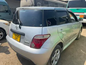Toyota IST 2003 Silver