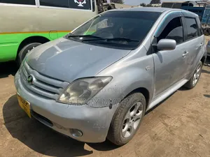 Toyota IST 2003 Silver