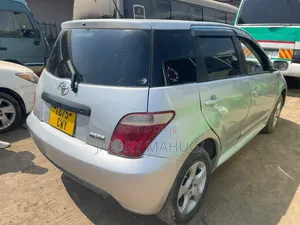 Toyota IST 2003 Silver