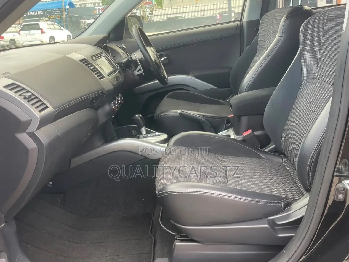 Mitsubishi Outlander 2010 Black