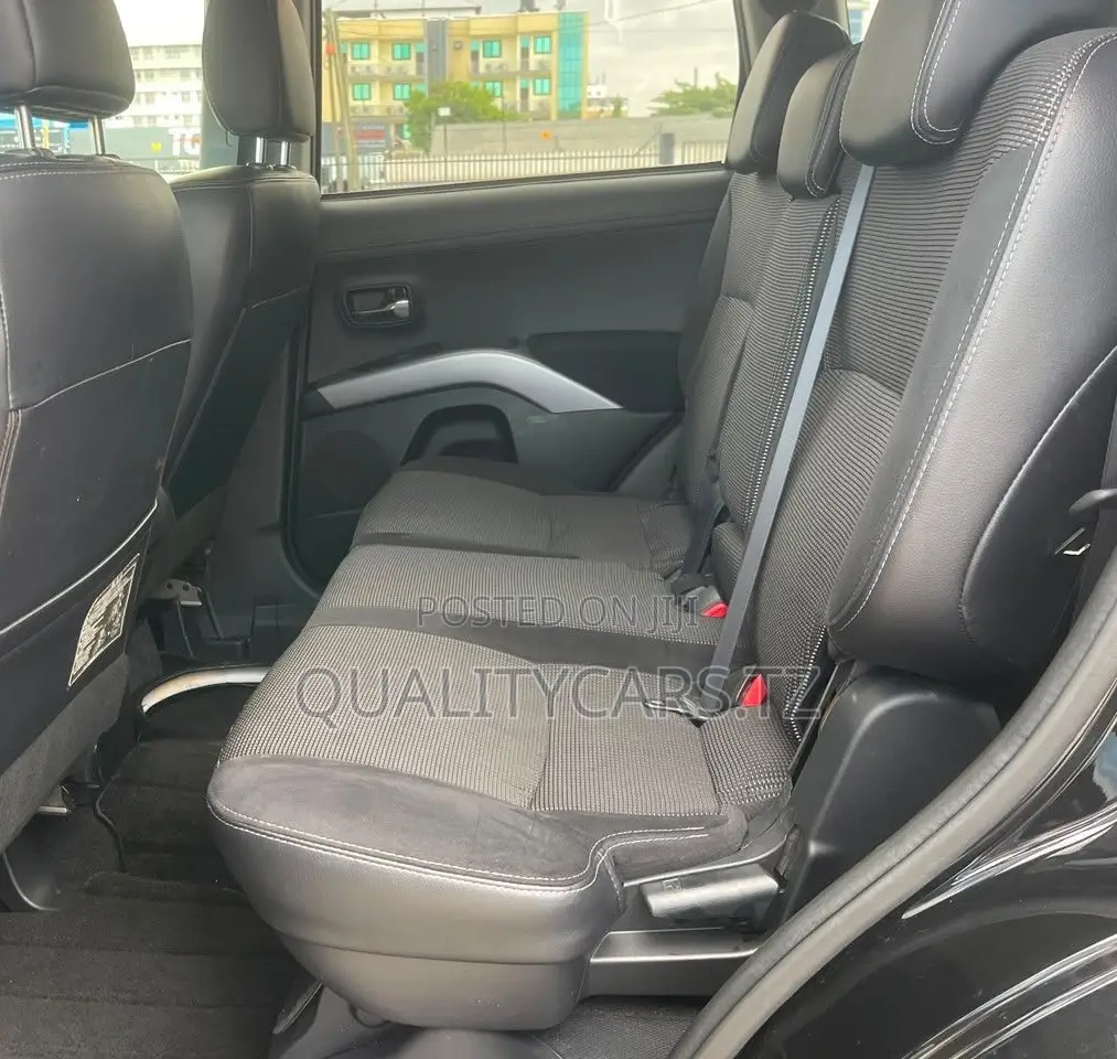Mitsubishi Outlander 2010 Black