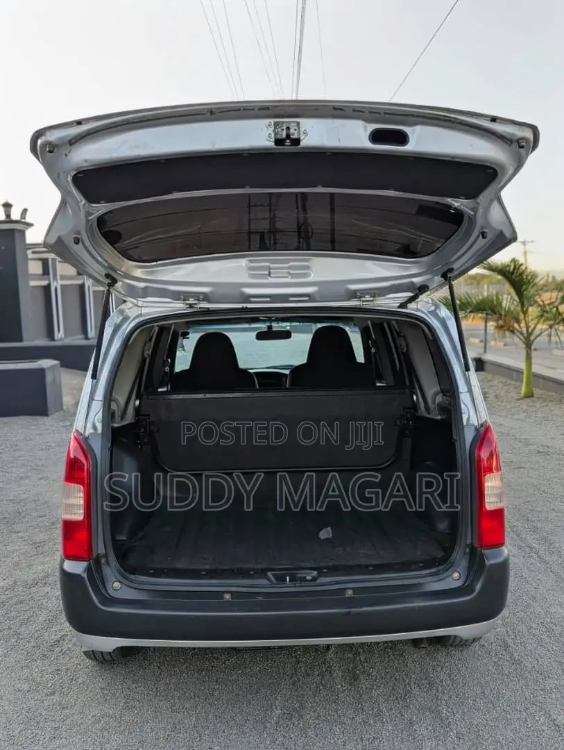 Toyota Probox 2005 Silver