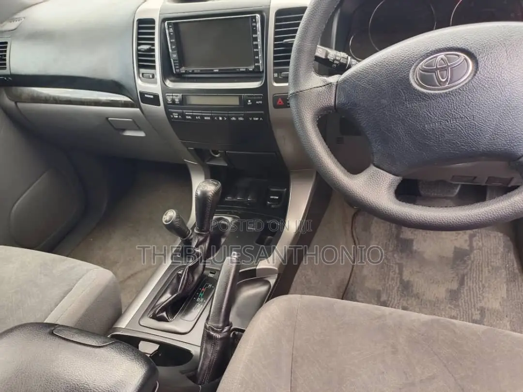 Toyota Land Cruiser Prado 2006 Black