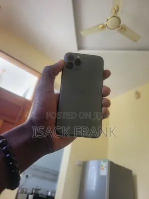 Apple iPhone 11 64 GB Black