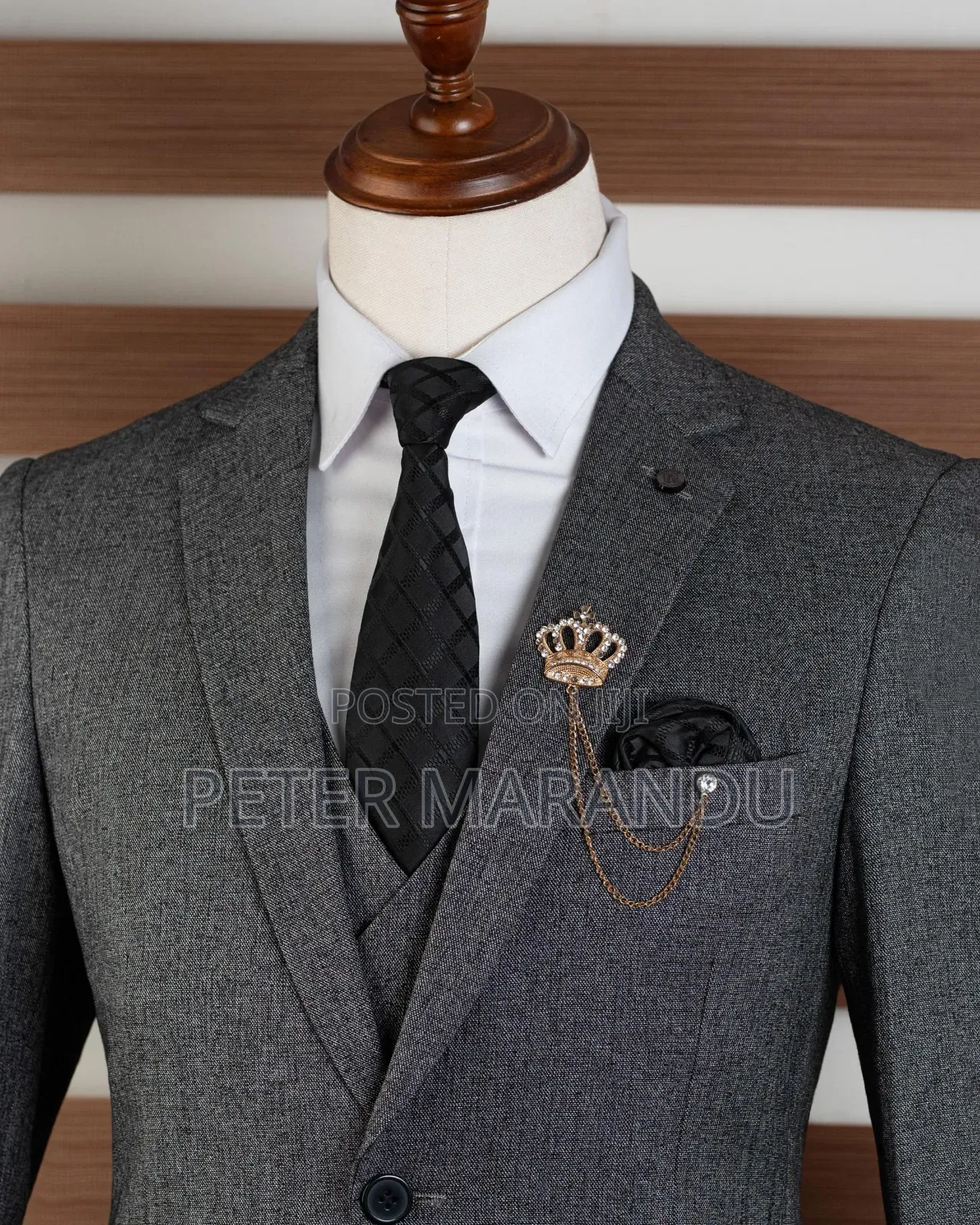 Luxury Men's 3-Piece Grey Suit (Bagozza Collection) 