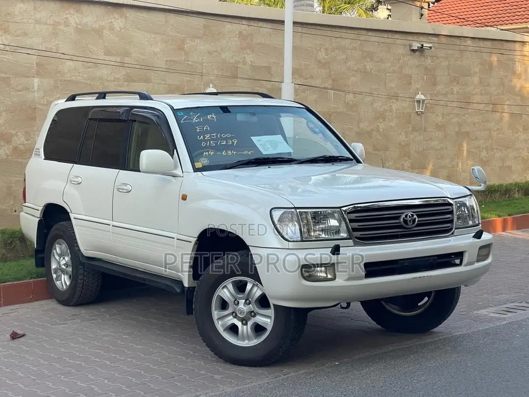Toyota Land Cruiser 4x4 2004 White