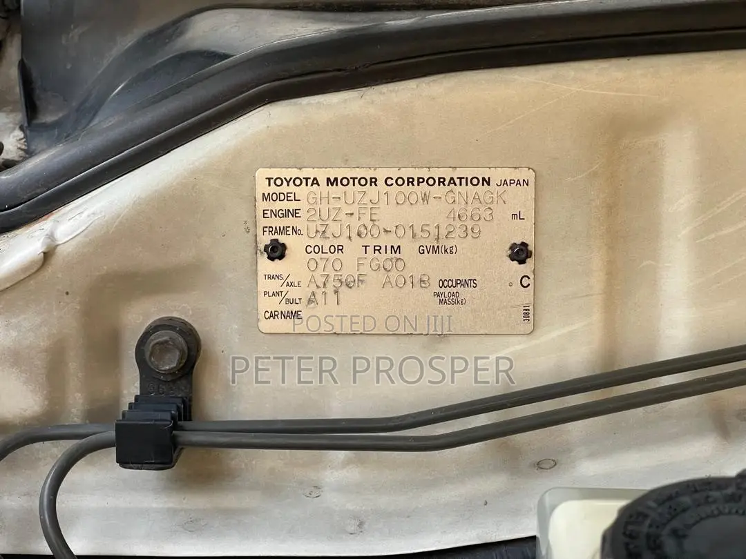 Toyota Land Cruiser 4x4 2004 White