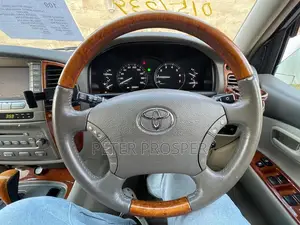 Toyota Land Cruiser 4x4 2004 White
