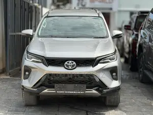 Toyota Fortuner 2024 Silver