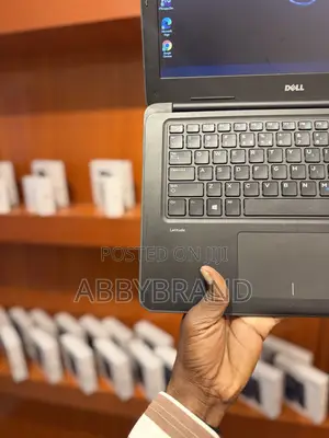 Laptop Dell Latitude 3380 4GB Intel Core i3 HDD 500GB