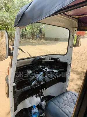 Bajaj RE 2006