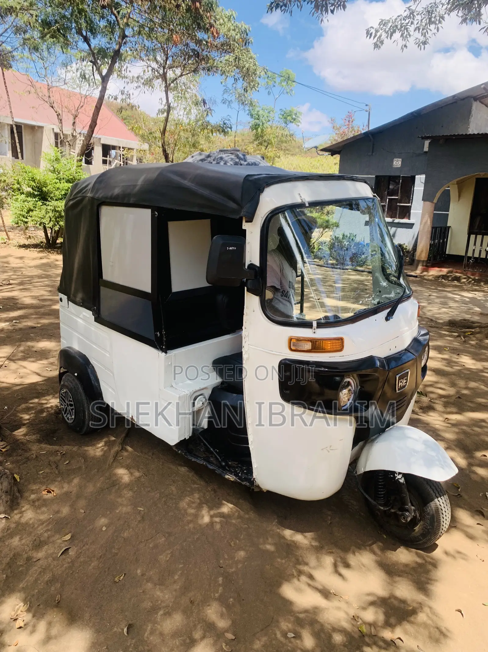 Bajaj RE 2006