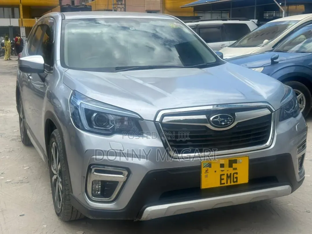 Subaru Forester 2019 Silver