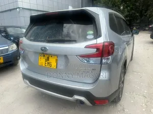 Subaru Forester 2019 Silver