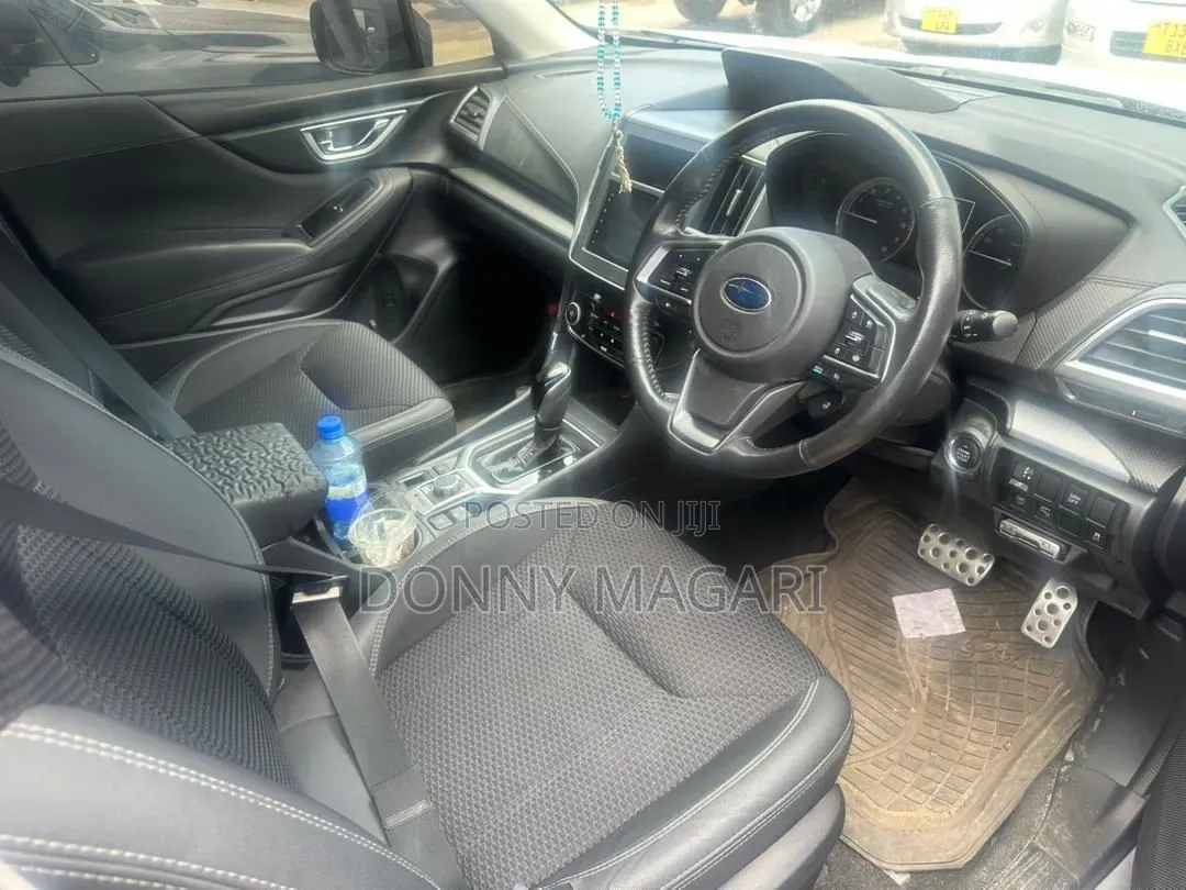 Subaru Forester 2019 Silver