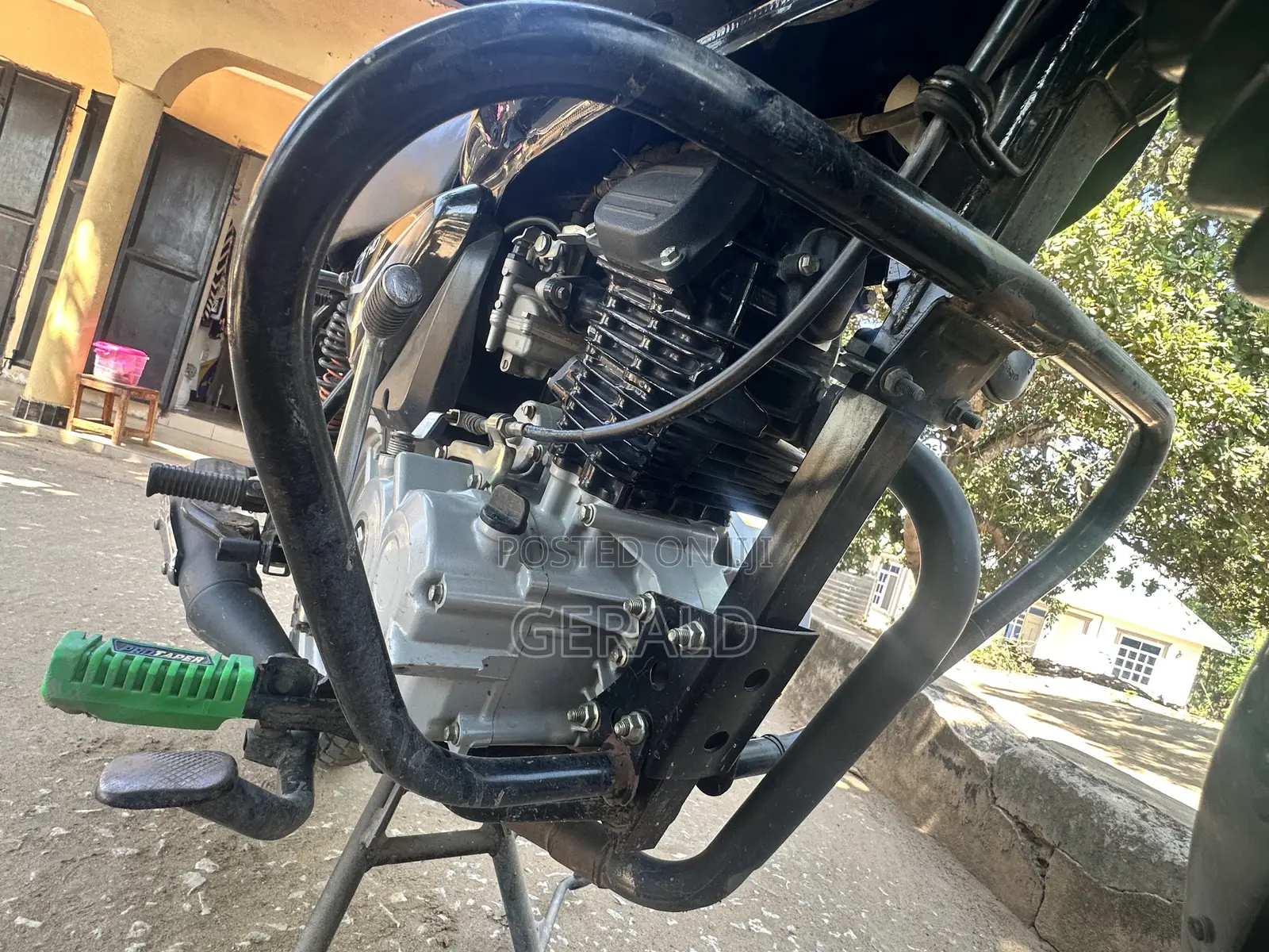New Bajaj Boxer 125 2025 Beige