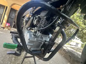New Bajaj Boxer 125 2025 Beige