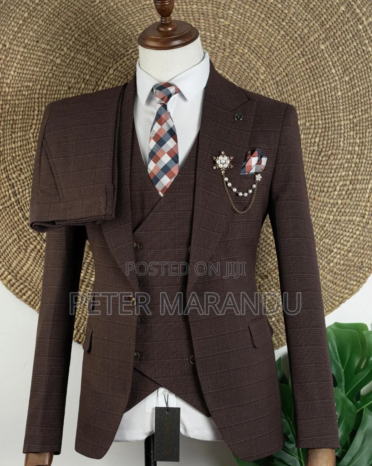 Suti Ya Kifahari Ya Vipande Vitatu (Joselino Luxury Cocoa Brown Suit)