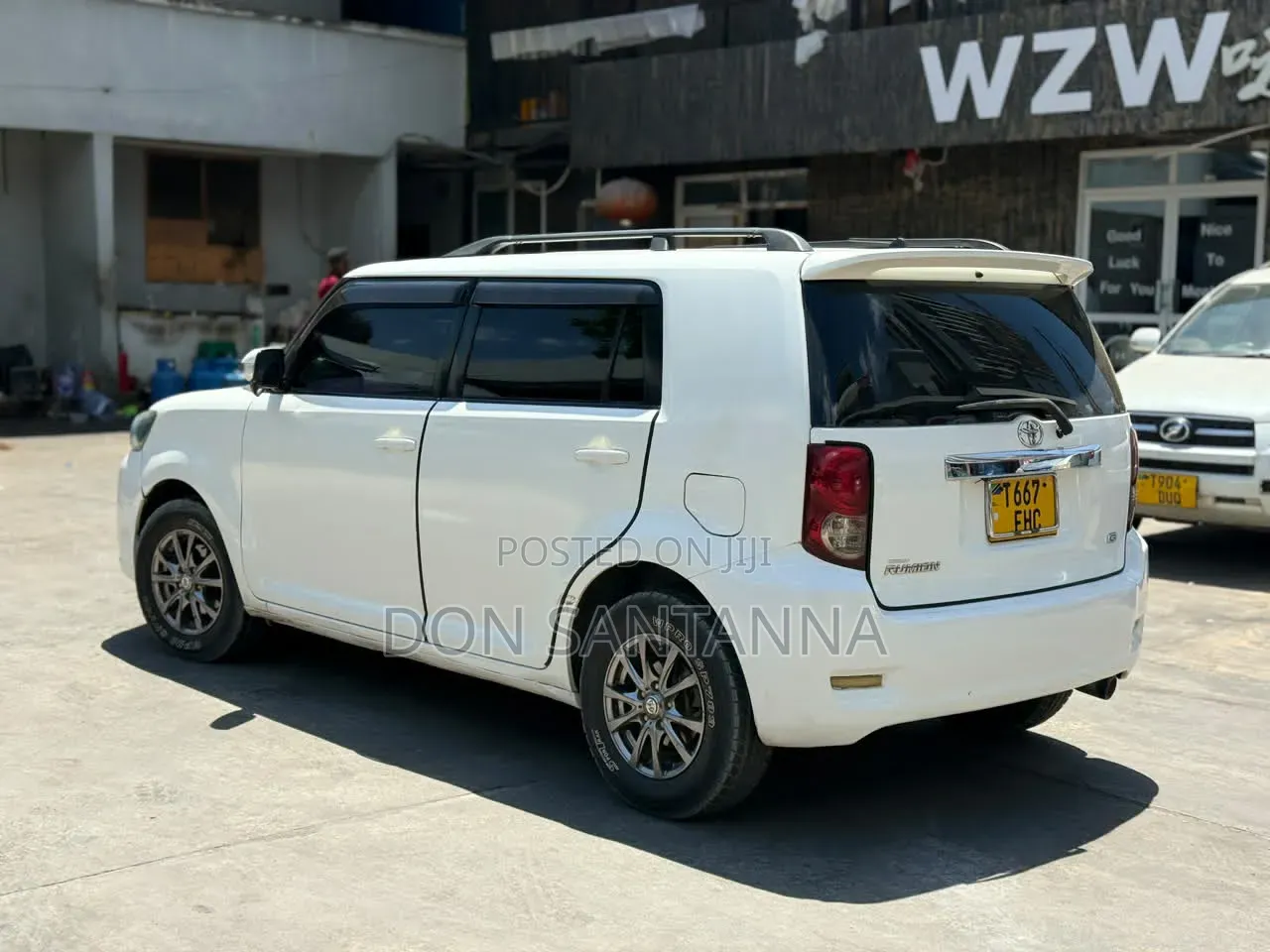 Toyota Corolla Rumion 2011 White