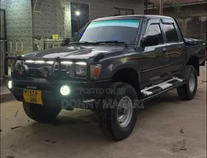 Toyota Hilux 1997 Gray