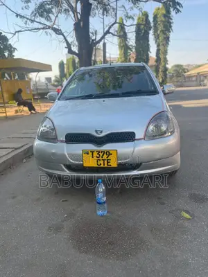 Toyota Vitz 1.0 FWD 3dr 2004 Silver