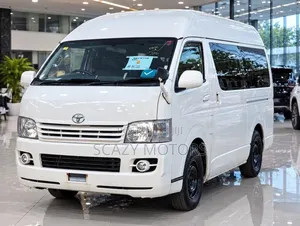 Toyota Quantum 2005 White