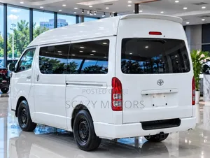 Toyota Quantum 2005 White