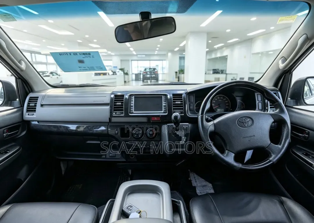 Toyota Quantum 2005 White