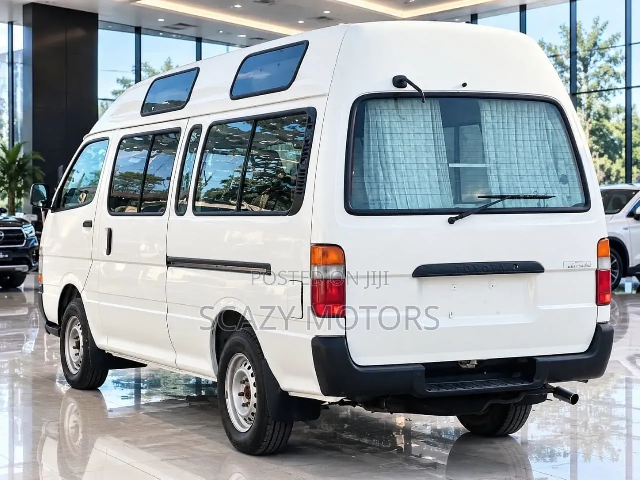 Toyota HiAce 2001 White