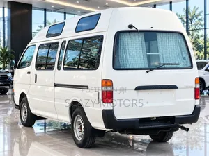 Toyota HiAce 2001 White
