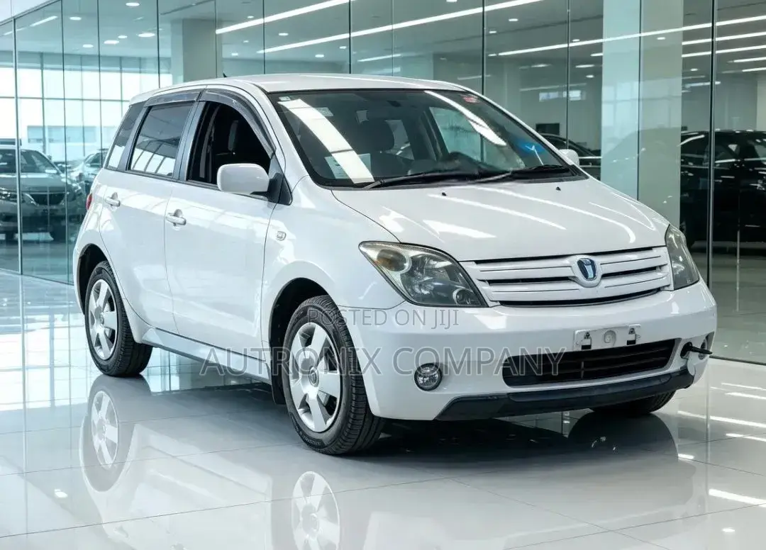 Toyota IST 2004 Off white