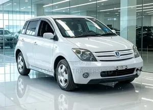 Toyota IST 2001 Off white